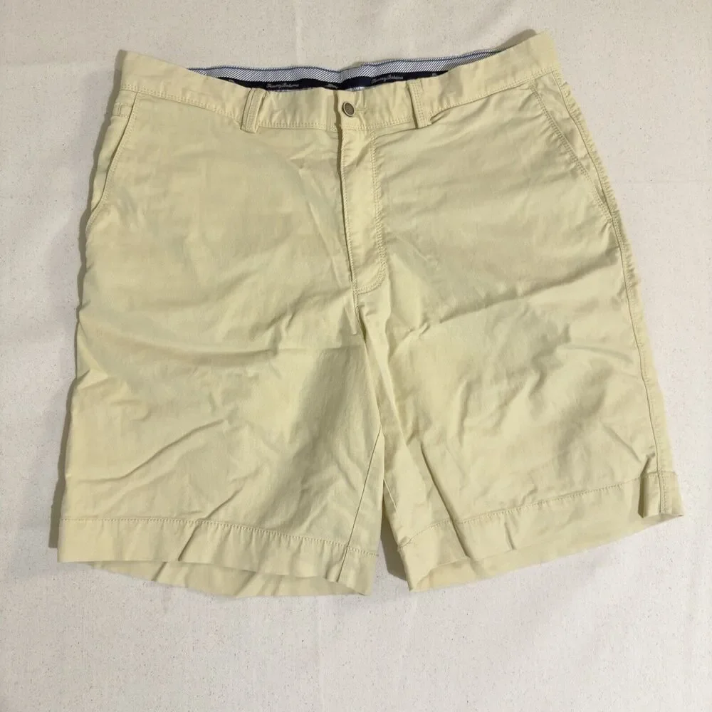 Tommy Bahama Flat Front Yellow Shorts - Men's Size 35